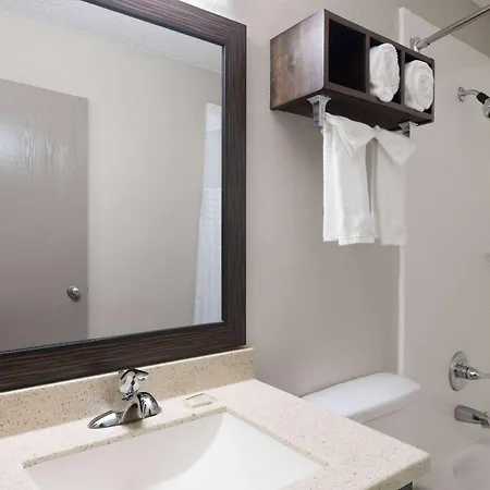 Days Inn By Wyndham Miami Exterior photo