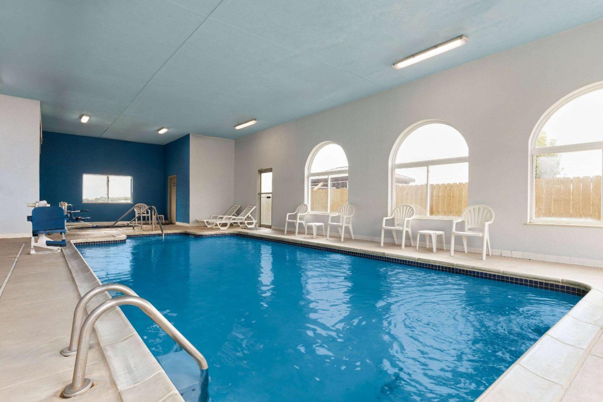 Days By Wyndham Hotel