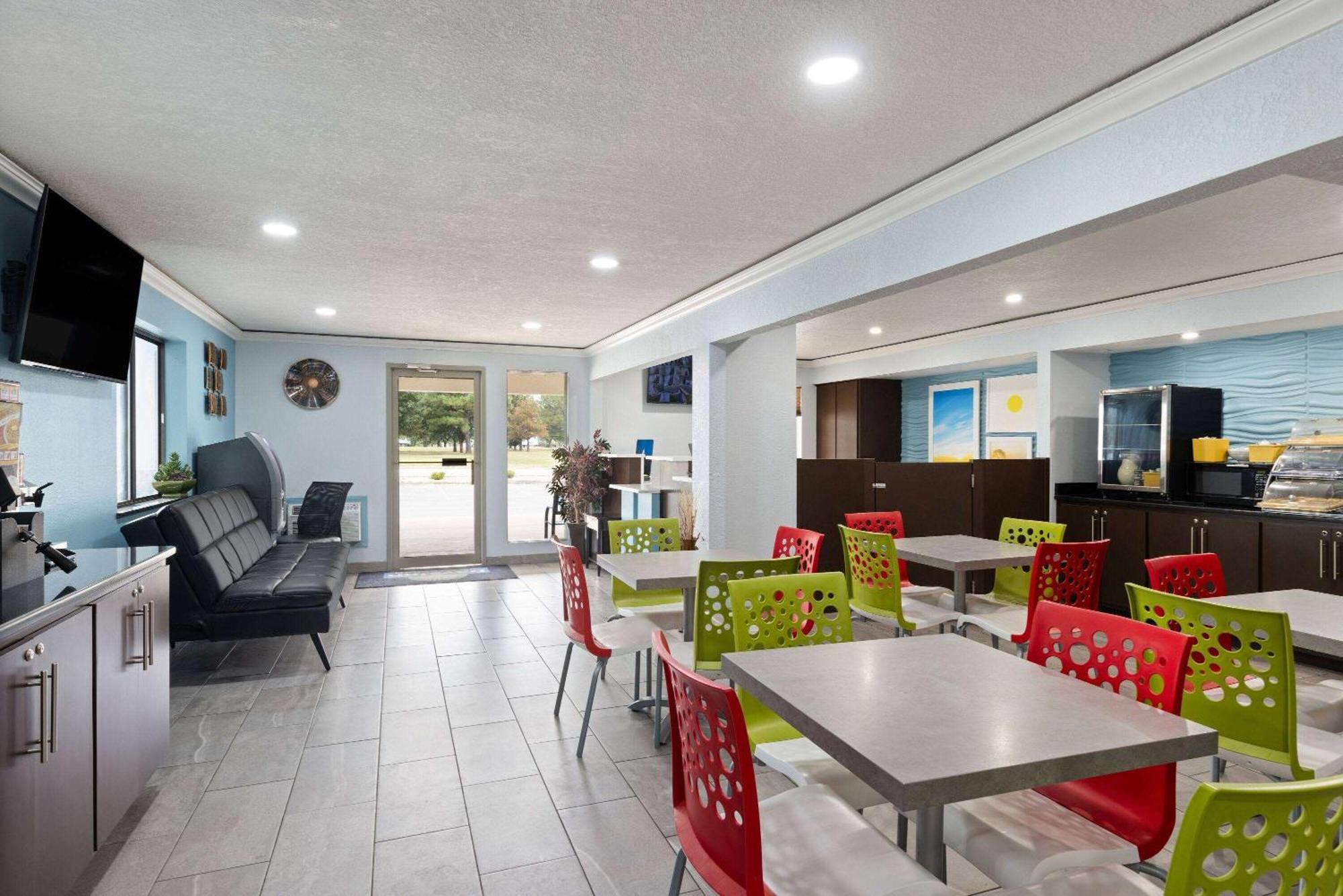 Days By Wyndham Hotel Miami